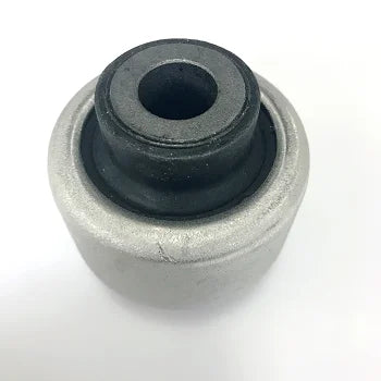 Bushing de tijereta delantero inferior chico